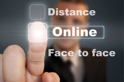 Display of words - distance online and face to face