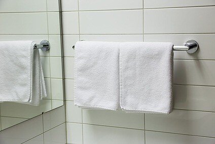 towel and it reflection in the mirror